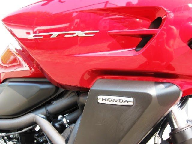 B9752 HONDA CTX700 ABS смотреть онлайн