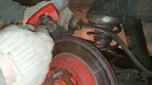 Замена дисковых задних тормозных колодок Hyundai Solaris 2012