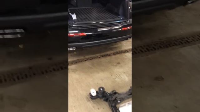 Audi Q7 rear steering axle installation (0N5) Audi Q7 установка задней подруливающей оси (0N5) смотреть онлайн