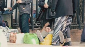 Edward bil / Бабушка наказала агрессора / Мужик бьёт бабушку