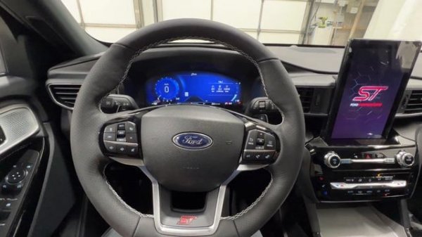 400HP Explorer! 2023 Ford Explorer ST Review! FASTEST SUV EVER?!?