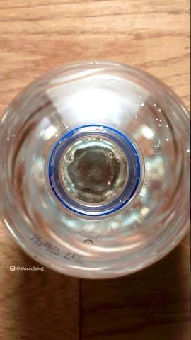 Zooming into a water 💧 смотреть онлайн