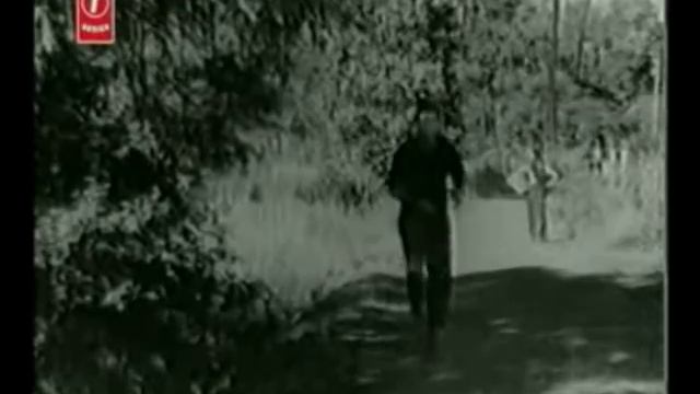 "EK KE BAAD EK"-Mohd. Rafi sings for Dev Anand 'Thumak Thumak Thumak Haae Chali Hai Tu Kidhar' смотреть онлайн