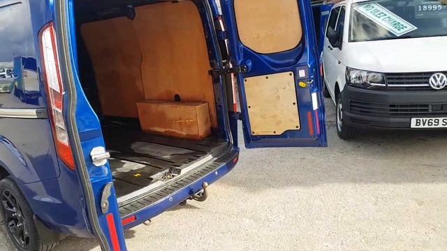 FORD TRANSIT CUSTOM SWB LTD (SPORT SPEC) 14 REG ONLY 61,000MLS £12995+VAT SK56PH 0161 432 3679 смотреть онлайн