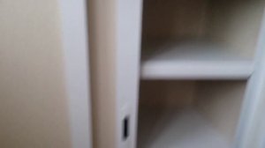 Шкаф на лоджии за счет широкого подоконника