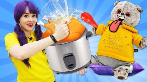 Развивающие игры в мягкие игрушки. Кот Дымок и мультиварка. Игры в готовку для детей