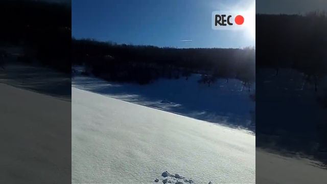 Rolling a giant snowball down a hill смотреть онлайн