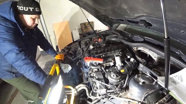 Начинаем ремонт двигателя N62B48 BMW E66 750Li. Замена прокладок клапанной крышки #1