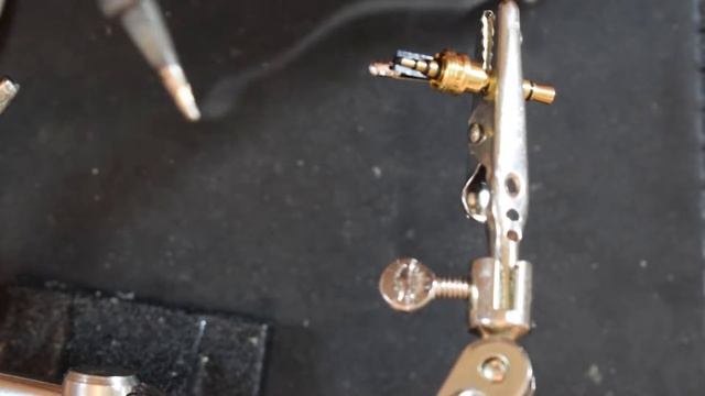 Bose Wired Earbuds Repair with Audio Jack Replacement смотреть онлайн