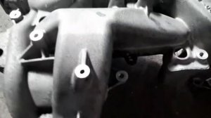 На мерседесе спринтере 906 течет масло. Замена прокладки теплообменника снимаю впускной коллектор.