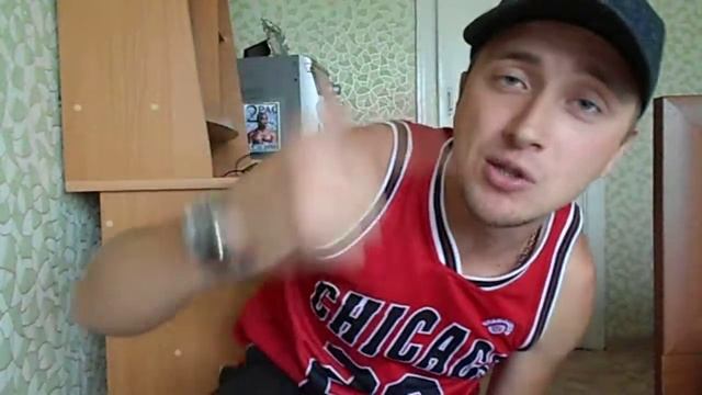 Читает рэп у себя дома смотреть всем смотреть онлайн
