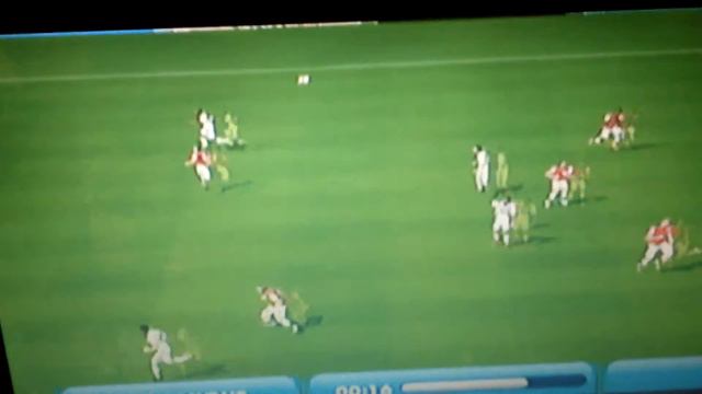 ENORME BUT ET BOULETTE DU GARDIEN SUR FIFA 14 WII смотреть онлайн