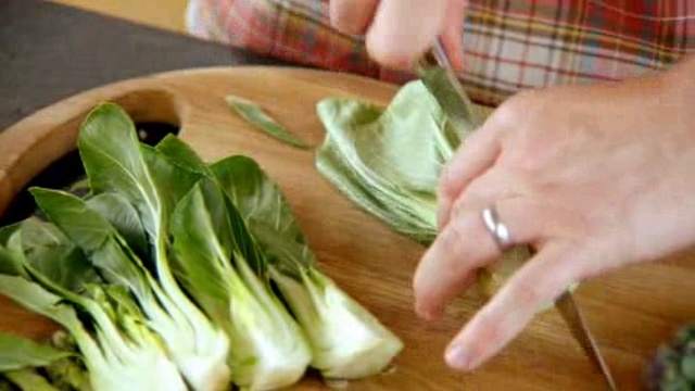 Обеды за 30 минут от Джейми Оливера — 29 серия