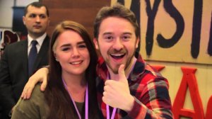 Трогательная автограф-сессия милого Алекса Хирша | Большой фестиваль / Гравити Фолз