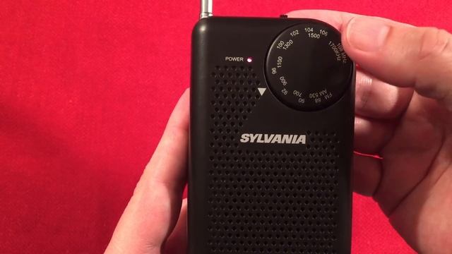 Sylvania SRC100 AM FM Portable Radio Review смотреть онлайн