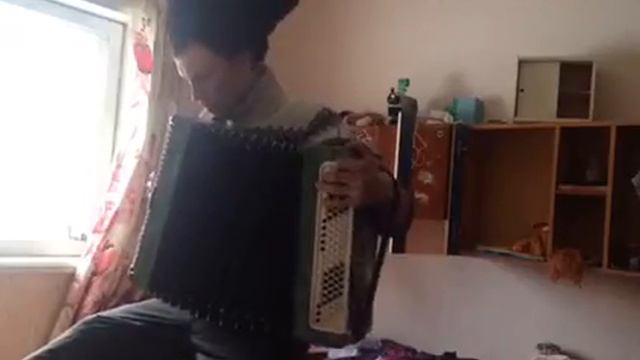 Парень супер играет смотреть онлайн