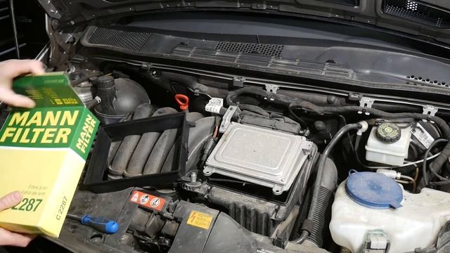 Mercedes A-Class A150 (W169) AIR FILTER Replacement смотреть онлайн