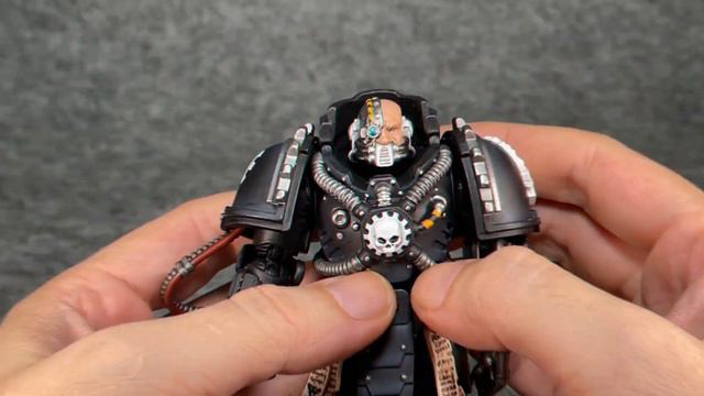 Joytoy Warhammer 40K, Iron Hands, lron Father Feirros, 1/18 scale action figure смотреть онлайн