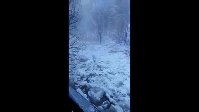 Зажор на реке Чемал. Зимний паводок. Горный Алтай смотреть онлайн