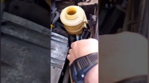 Замена жидкости ГУР Лада Ларгус