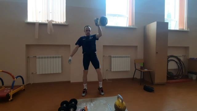 Рывок гири в перчатке с дополнительным махом. смотреть онлайн
