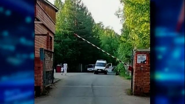 Врезался в шлагбаум Подросток в тяжелом состоянии доставлен в больницу смотреть онлайн