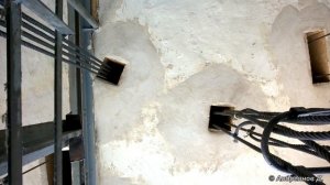 Древний распашной лифт 500 кг 1 м/с с нижним МП (5020Д)