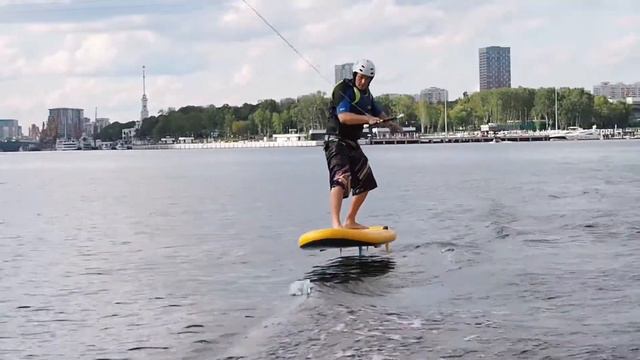 Learning to SUP foil behind the boat смотреть онлайн