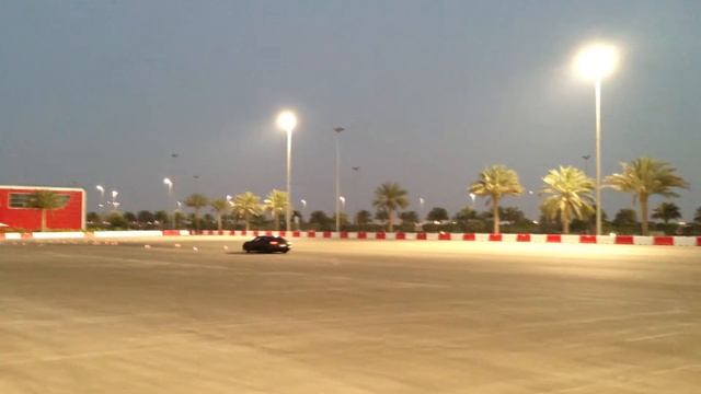 Porsche Panamera 4S - Hard Breaking - Yas Marina Circuit смотреть онлайн