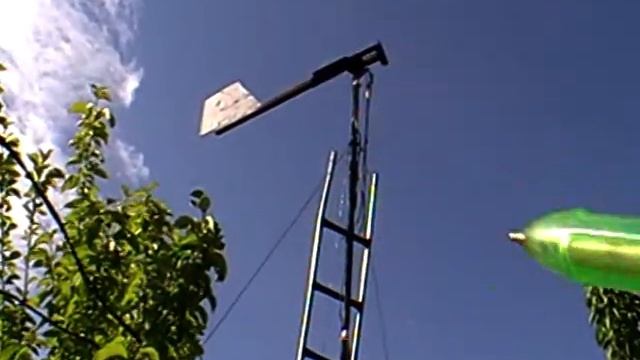 Всё-таки сделал защиту ухода винта в сторону от ураганного ветра.Часть-2. смотреть онлайн