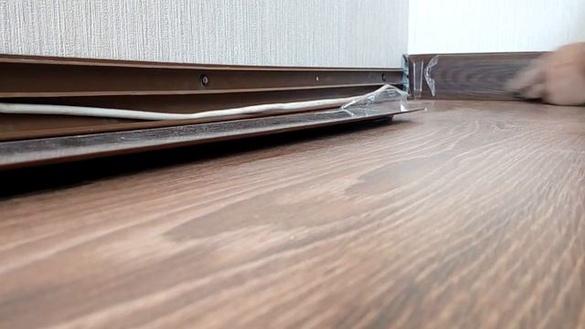 Монтаж плинтусов 80 мм от IdealDecor смотреть онлайн