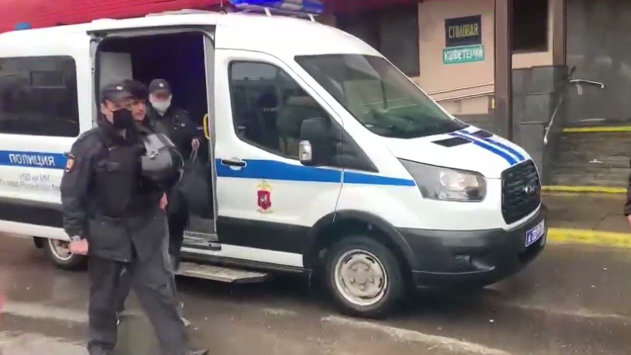 Задержаны мигранты, напавшие на сотрудников полиции в московском метро смотреть онлайн