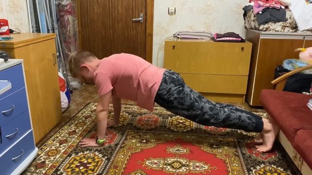 142-й день челленджа «365 дней спорта без остановок» Отжимания! смотреть онлайн