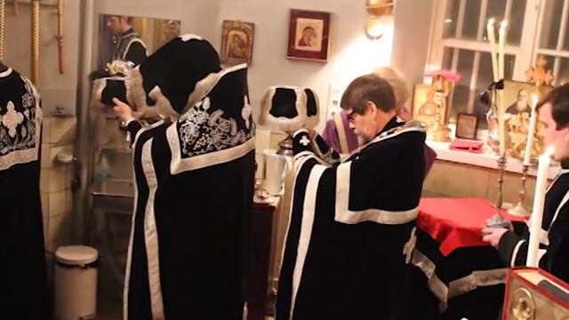 Pyhän Kolminaisuuden kirkkossa toimittava ennenpyhitettyjen lahjain liturgia смотреть онлайн