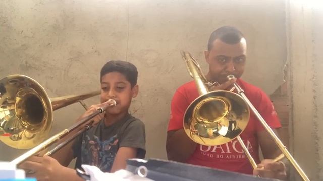 HINO 535 DA HARPA CRISTÃ - DUETO TROMBONE смотреть онлайн