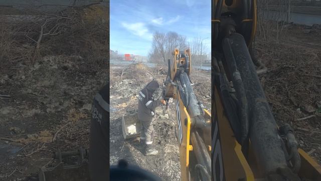 Как снять задний ковш на Jcb 3cx и установить гидромолот смотреть онлайн