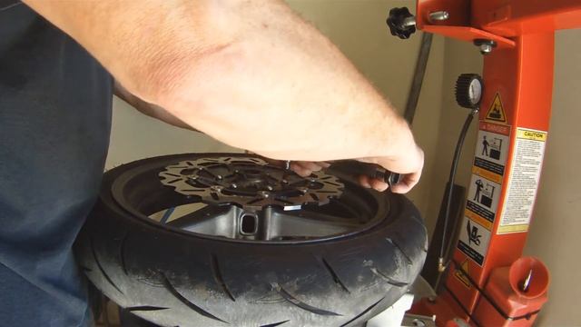 Honda CBR 600RR Front Brake Rotor Install смотреть онлайн