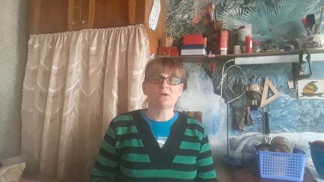 Плед готов.А к нему повязка на голову, авоська. Начала вязать безрукавку  из ализе буркум.