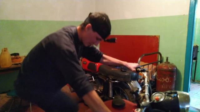 НЕ ЗАВОДИТСЯ ИЖ ПЛАНЕТА Что делать ? смотреть онлайн