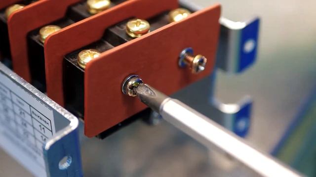 Блок сигнализации положения выключателя в корзине OptiMat A смотреть онлайн