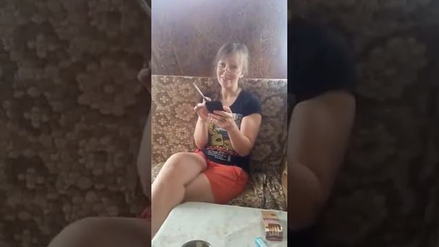 Надо чаще встречаться с подругой детства : ) смотреть онлайн