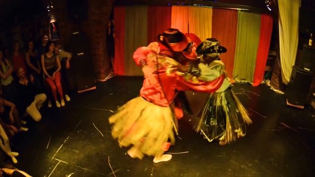Кабаре Annelys Perez Castillo "Ellegua" смотреть онлайн