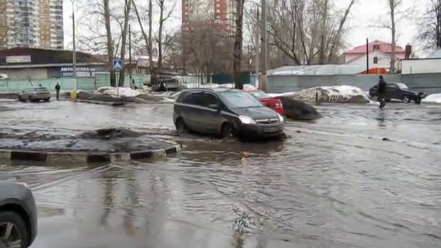 Улицы в Люберцах. Грязь. Россия встает с колен. смотреть онлайн