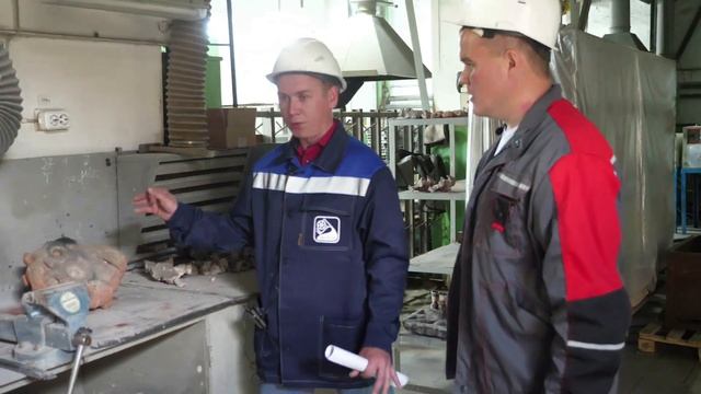 Статуэтки, бюсты, ключницы и панно: как делают художественное литьё // В гостях у завода Литком смотреть онлайн