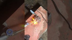 Как вытащить сломанный болт из ступицы в домашних условиях