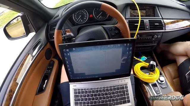 Кодируем комфортное извлечение-отщелкивание ключа на БМВ X5 в кузове E70 смотреть онлайн