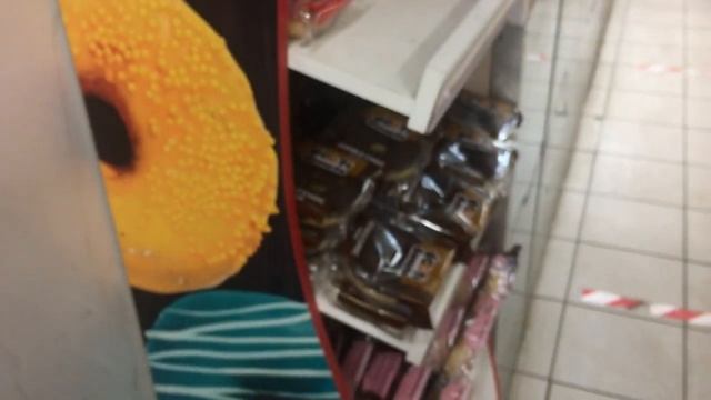 В Щекинском Дикси обнаглели. Детское просрочено на девять месяцев. Вялый запрет видеосъемки. Часть смотреть онлайн