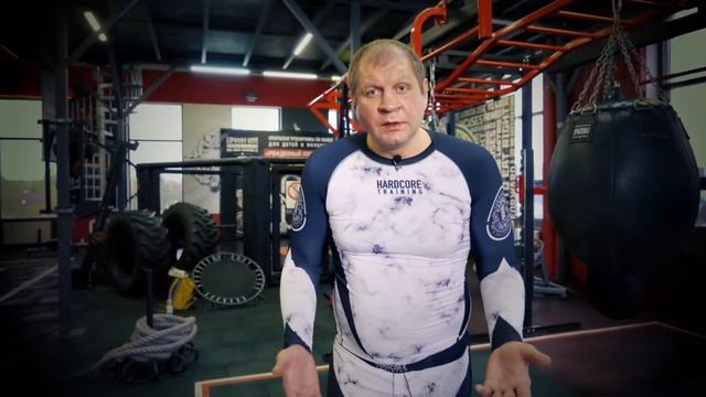 Александр Емельяненко и Дом Чемоданов проводят краш-тест! Неубиваемые чемоданы! смотреть онлайн