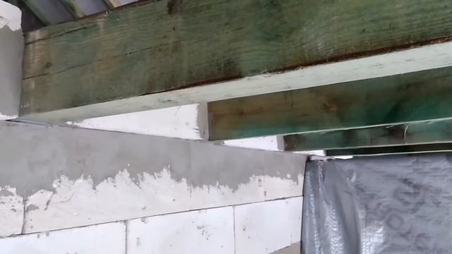 Как натянуть пароизоляционную пленку на потолок в частном доме своими руками