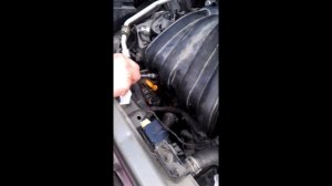 Снятие впускного коллектора Nissan Note HR15 DE, замена свечей своими руками #свечи